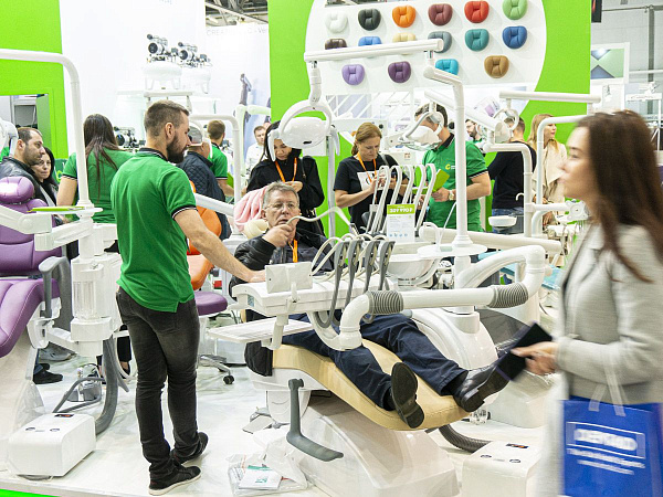 Стенд компании GREEN DENT на выставке Дентал-Экспо 2019_28.jpg