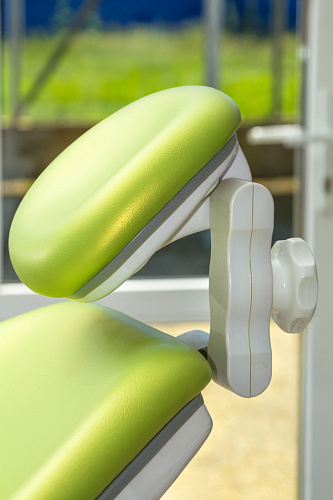 MERCURY 1000 - стоматологическая установка с верхней подачей инструментов