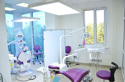 ДентЛайт Эко - бестеневой стоматологический LED светильник