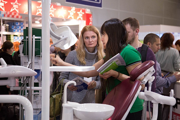 Стенд компании GREEN DENT на выставке Дентал-Ревю 2020-12.jpg