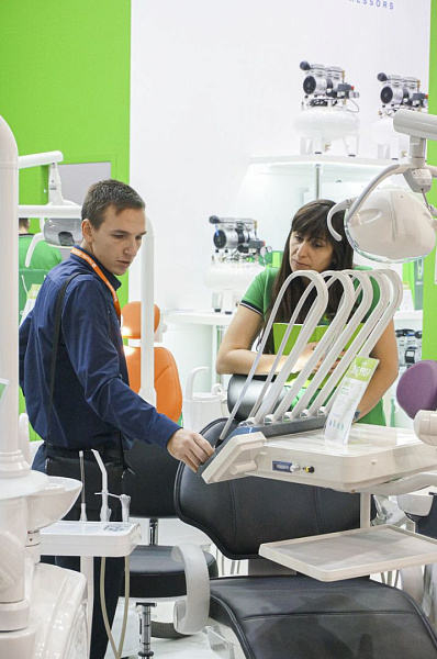Стенд компании GREEN DENT на выставке Дентал-Экспо 2019_06.jpg